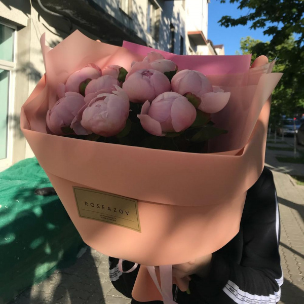 Букет 9 пионов