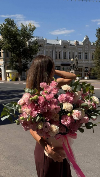 композиция c  нежной ЭУСТОМОЙ